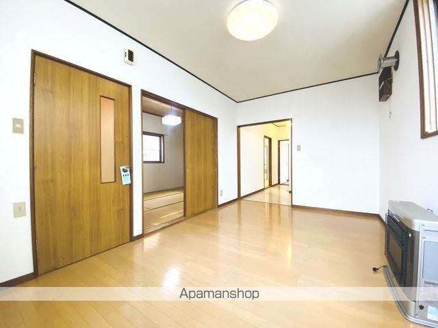 柏木町41番1棟2戸の内装写真