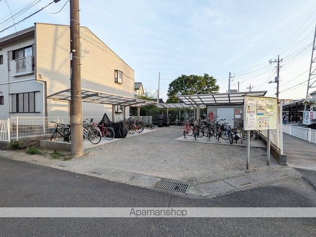 ライフタウニーA街区 4号棟の内装写真