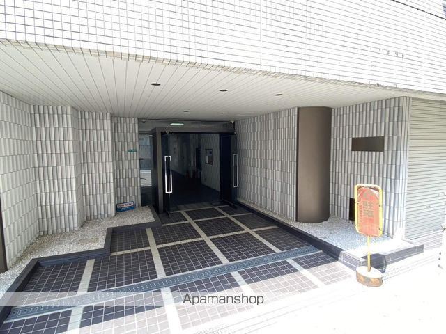 エルブ新大阪の玄関写真