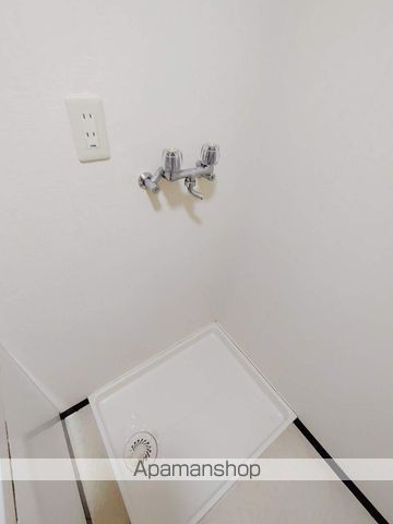 ワンエイトマンション三笠の内装写真