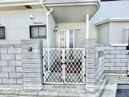 鳴神戸建て（９３４－９）[3DK/83.2m2]のエントランス