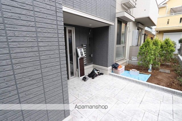 ヴェルジュ入船の玄関写真