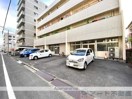 ミツダコーポ本町[1K/23m2]の駐車場2