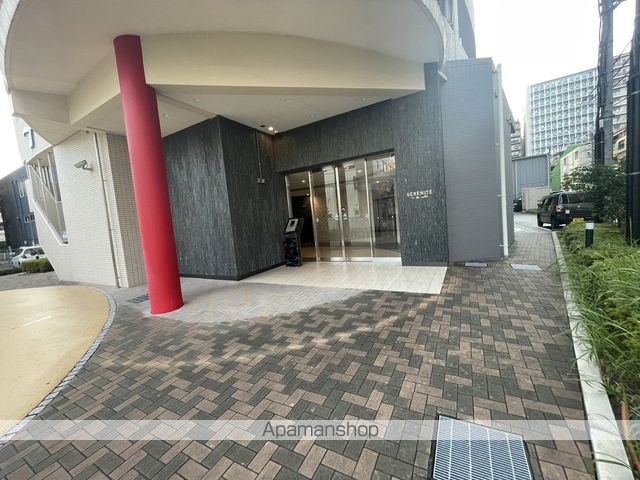 セレニテ江坂ルフレの玄関写真