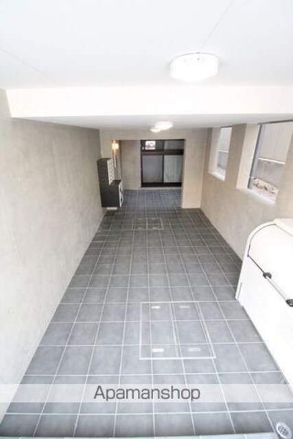 ＬｉｖｅＦｌａｔ中野鷺宮[1R/19.09m2]のエントランス3