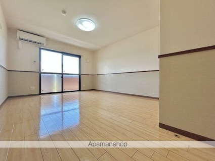 滋賀県蒲生郡日野町大字内池[1K/32.4m2]の内装1