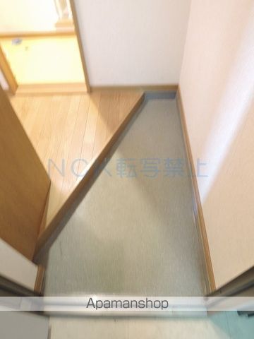 カレラ弐番館の玄関写真