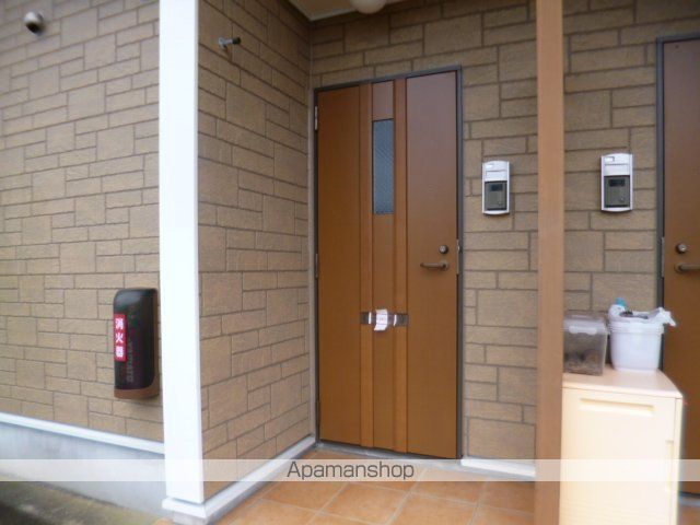 ヴィラ・ヴェルソー IIIの玄関写真