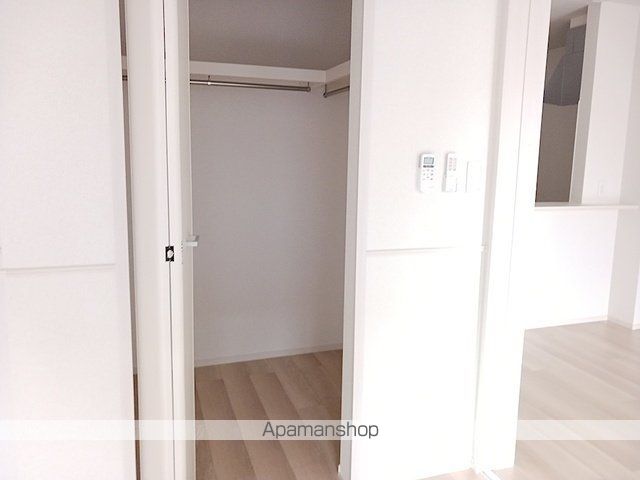 シャルフ飛江田 IIIの内装写真