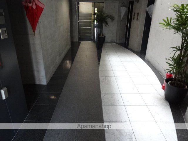ノヴェル西宮の玄関写真
