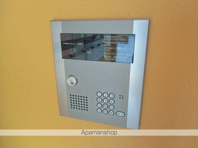 キューブ美園6・8の玄関写真