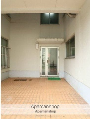 サークルパレス元町の玄関写真