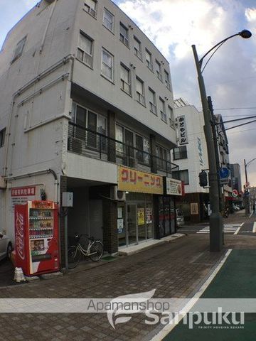 かどやビルの外観写真