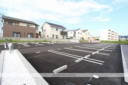 ソレイユ元山町Ⅰ・Ⅱ　[1LDK/42.89m2]の駐車場