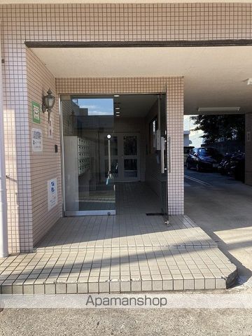 アドーレ湘南の玄関写真