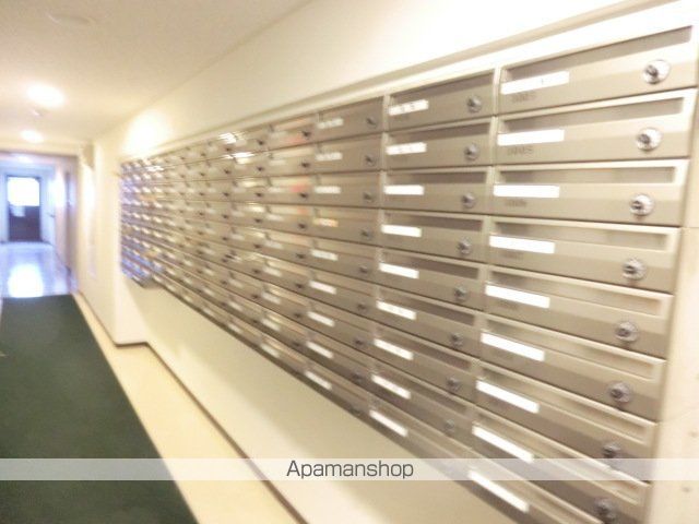 創成グランドハイツの玄関写真
