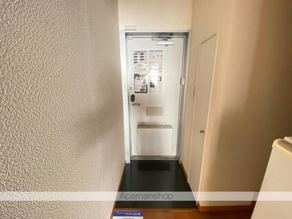 レオパレスＫ　ＣＯＵＲＴ[1K/23.18m2]の玄関