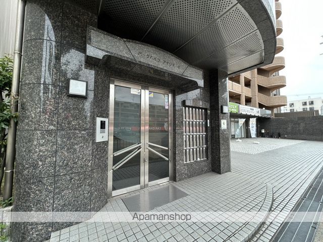 パークハイツアイリス5号館の玄関写真