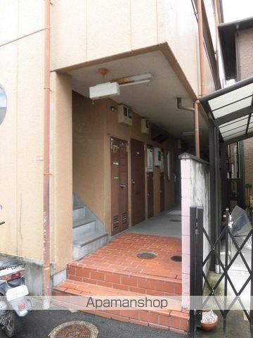 真上ロイヤルハイツの玄関写真