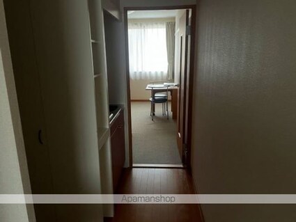 レオパレスリムジン[1K/28.02m2]の玄関