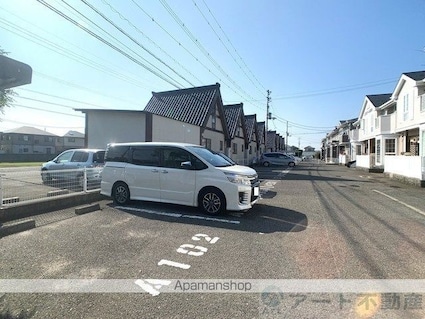 エスポワール針田　Ａ[3LDK/65.57m2]の駐車場1