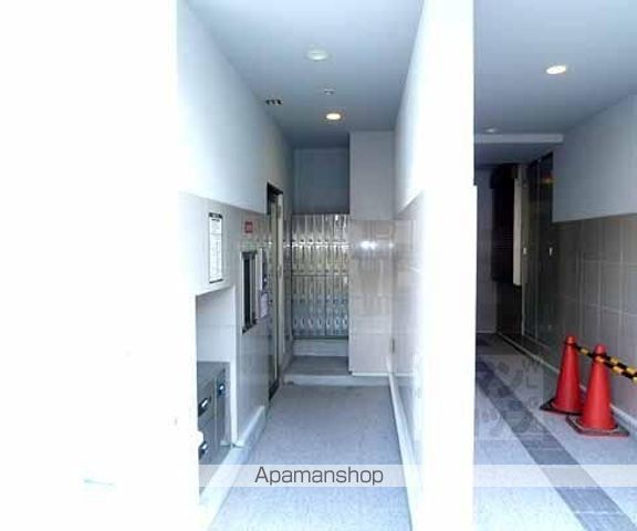 アークリード五条堀川の玄関写真