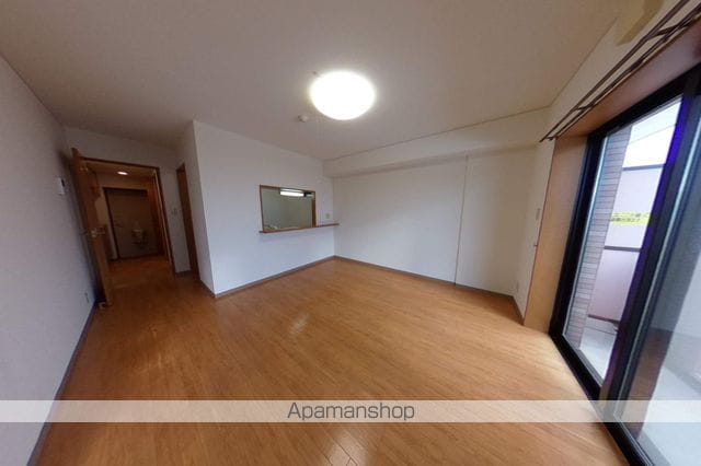 ロイヤルガーデン住吉の内装写真