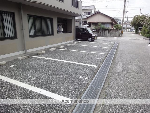 ヴィラージュ航洋[2LDK/51.8m2]の駐車場2