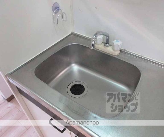 エメラルドグリーンの内装写真