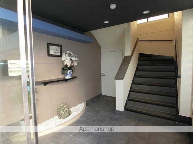東園田マンションの玄関写真