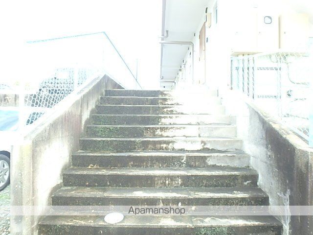 サンクレウェンズの玄関写真