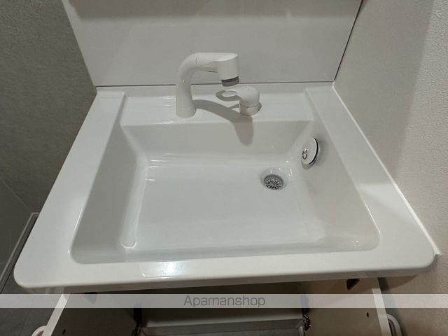 RIMOWA下轡田の内装写真