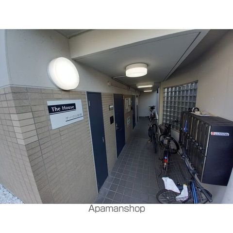 ザ・ハウス岩塚の玄関写真