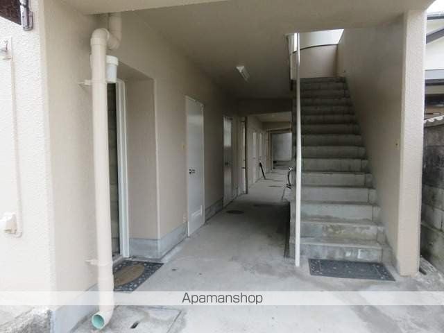 伊予マンションの玄関写真