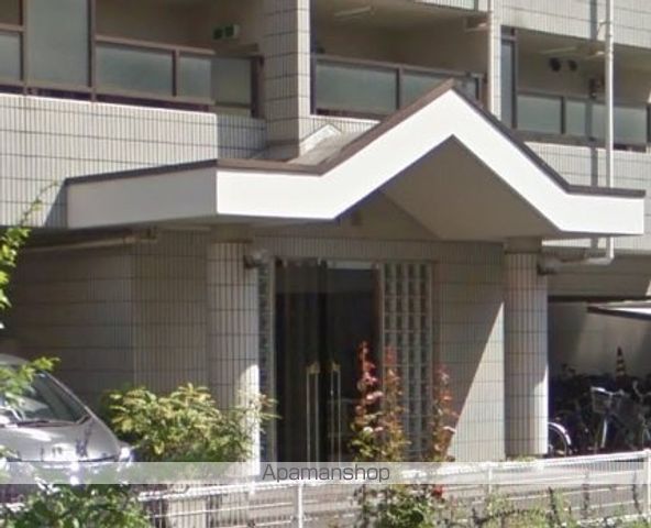 ハイツ御門館の玄関写真