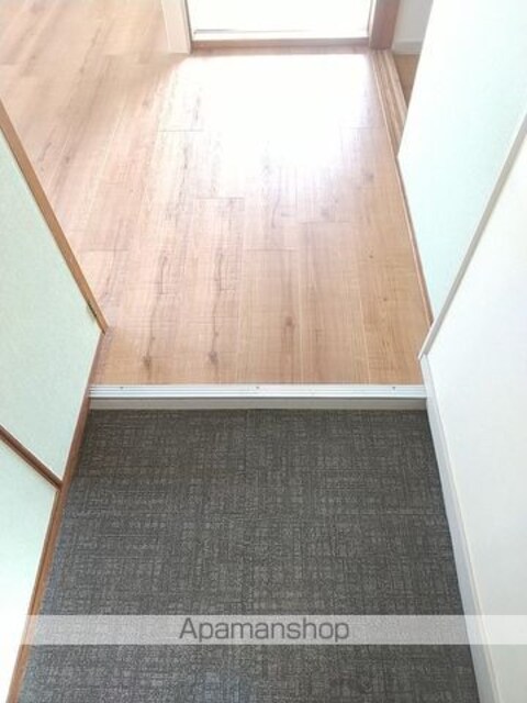 和歌山県和歌山市鳴神[2LDK/47.2m2]の玄関