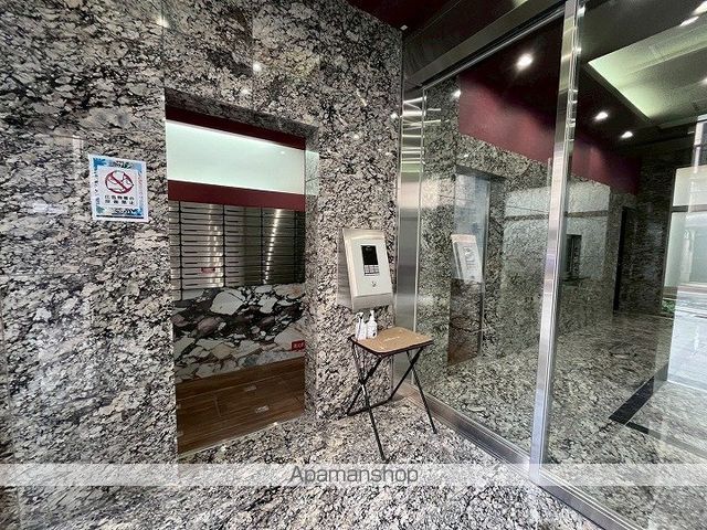 パラゴン布施駅前の玄関写真