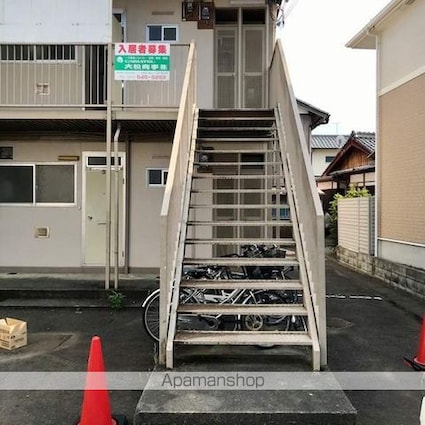 ハイツ曙[2K/39.7m2]のエントランス