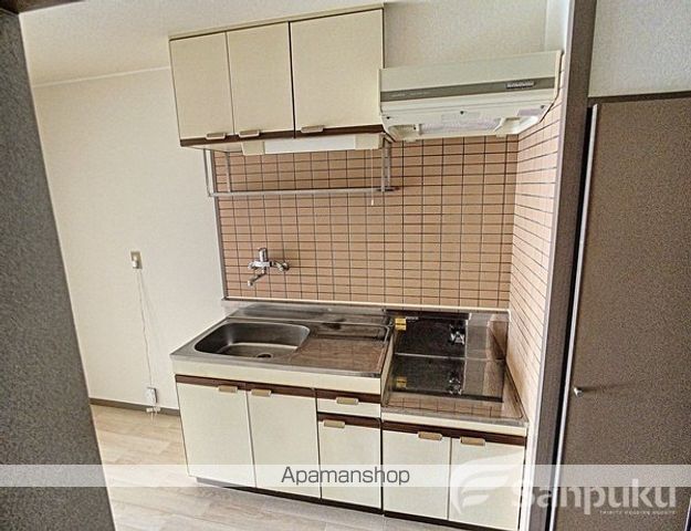 トレンディ山越の内装写真