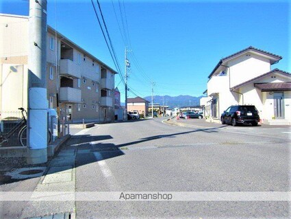 長野県長野市稲里町中央３丁目[3LDK/65.5m2]の周辺2