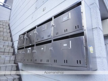 ライトハウス[1K/16.7m2]のエントランス