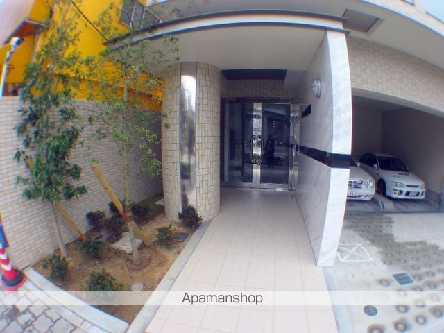 ルシェリア夙川の玄関写真