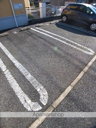 パルテール　Ⅰ[2LDK/62.58m2]の駐車場