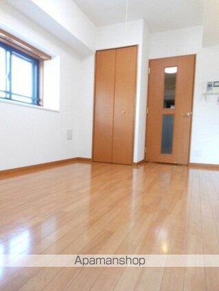 東京都港区芝３丁目[1K/22.4m2]のリビング・居間