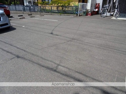 宮城県仙台市若林区荒井１丁目[2LDK/57.86m2]の駐車場