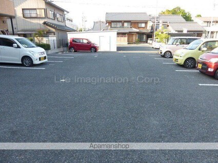 滋賀県蒲生郡日野町大字大窪[2LDK/52.02m2]の駐車場2