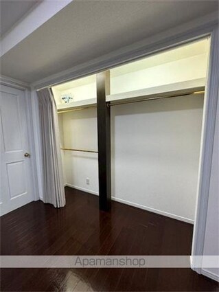 東京都中央区銀座４丁目[1LDK/54.18m2]の収納