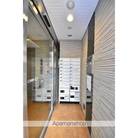 ラスパシオ三軒茶屋の玄関写真