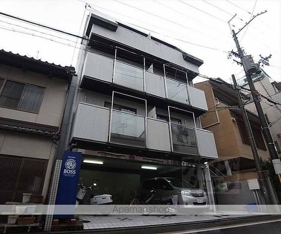 紫野上柏野町マンションの外観写真