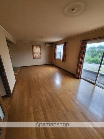 福山市 2階建 築28年の内装写真